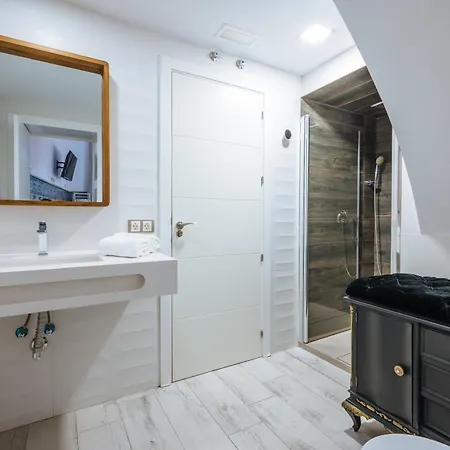 El Escondite De Triana Apartahotel Sevilla
