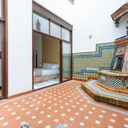 Apartahotel El Escondite De Triana *